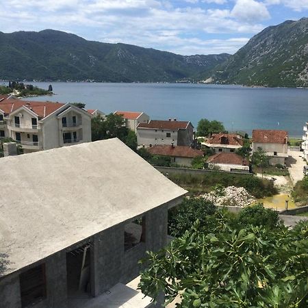 Subotic S Apartmani Risan Exterior foto