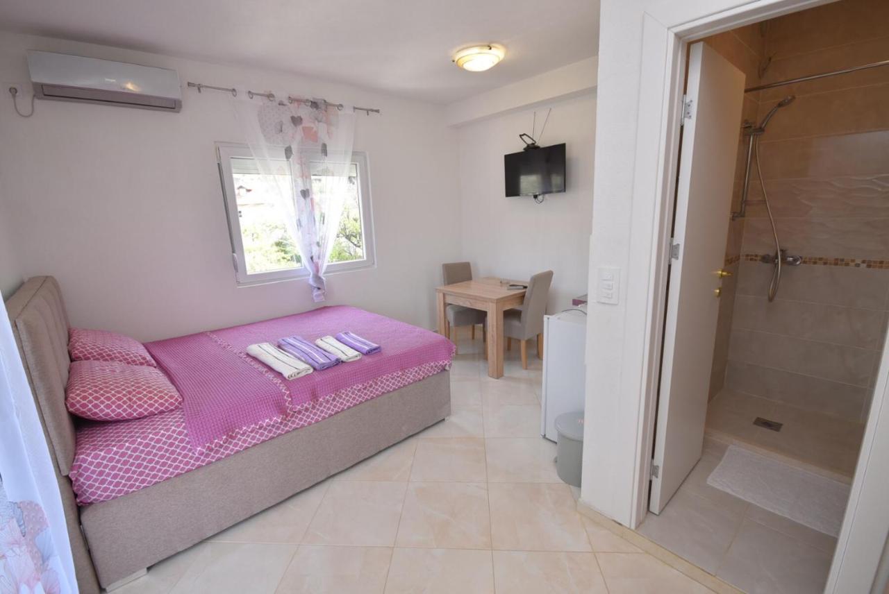 Subotic S Apartmani Risan Exterior foto